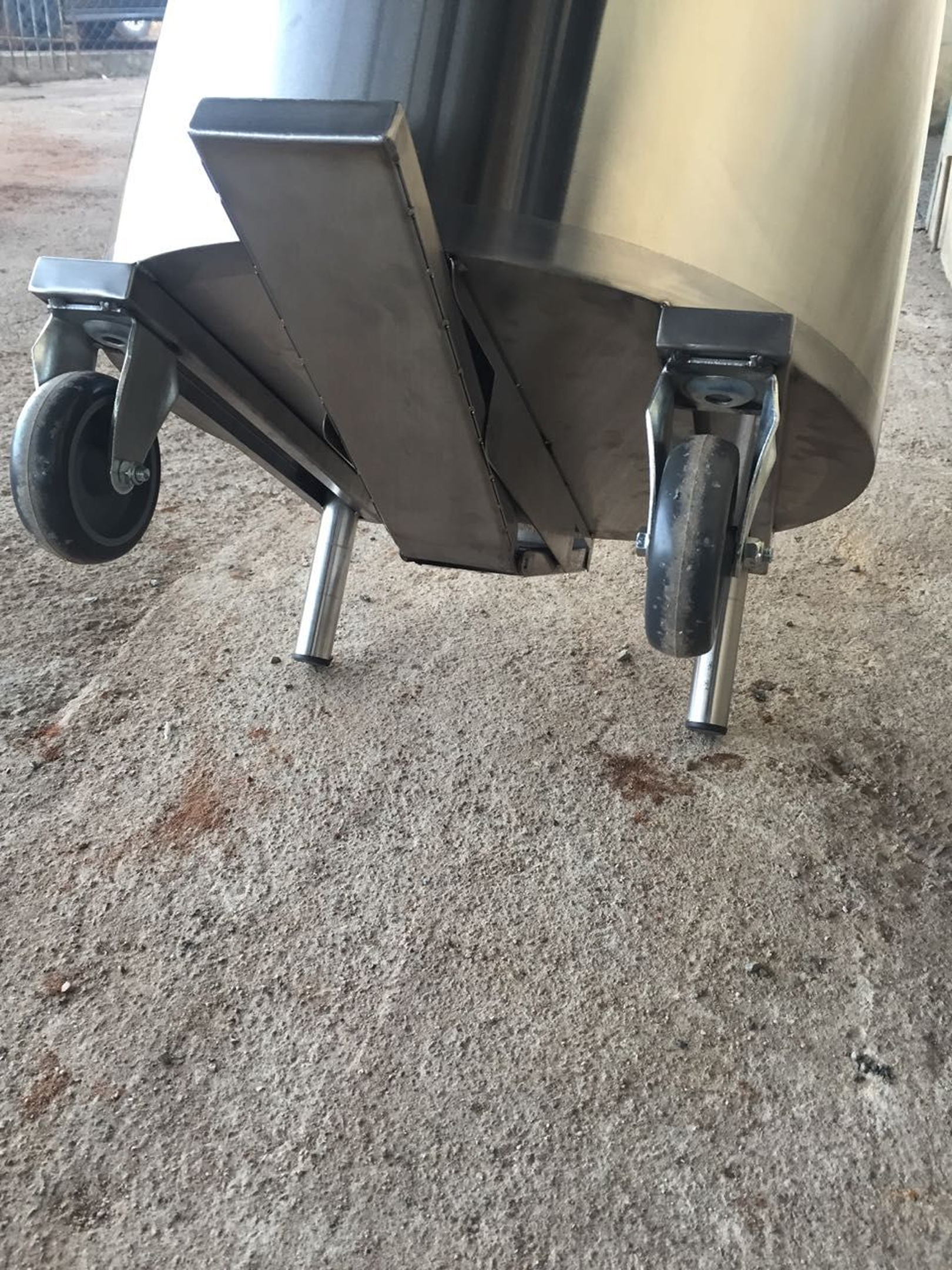 Eterinox - Galeria de fotos - Latão de lixo Industrial